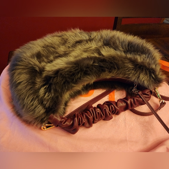 NWOT LDT Faux Fur Crescent Tote - Picture 2 of 3